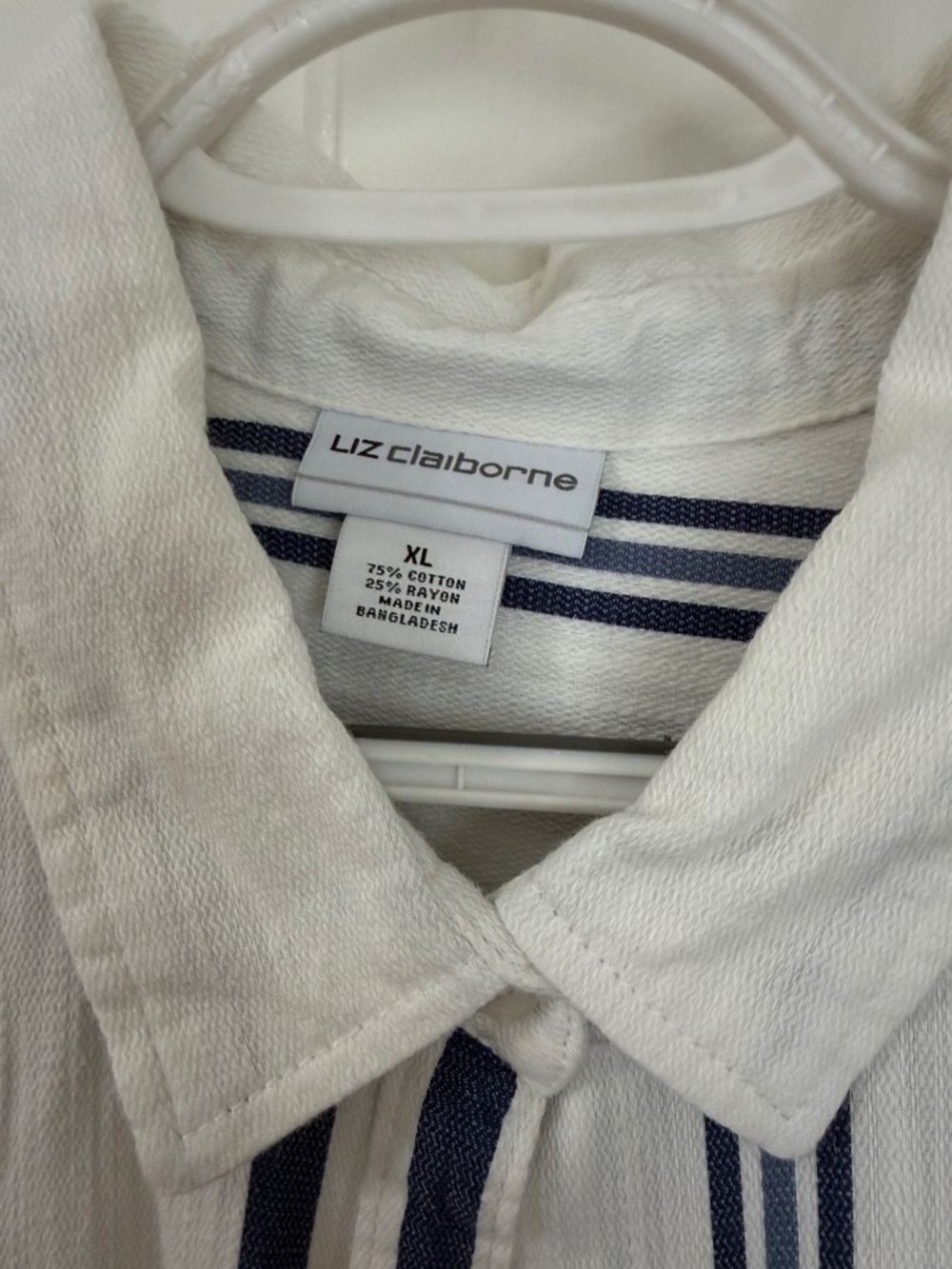 Liz Claiborne Blue & White Vertical Striped Long Sleeve Woven Button Up Top - Picture 3 of 6